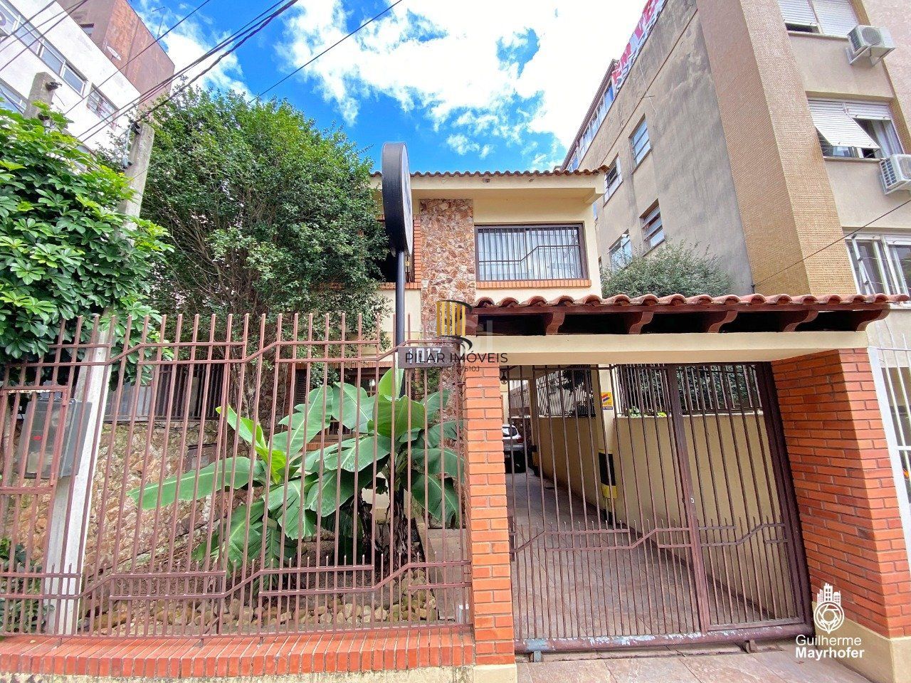 Casa para Venda - 347m², 5 dormitórios, sendo 2 suites, 3 vagas - São João