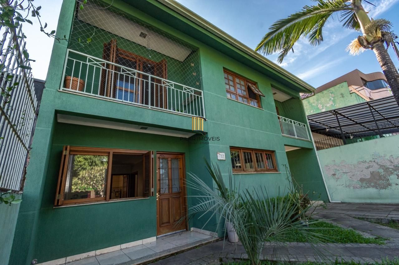 Casa 4 dormitórios no bairro Vila Jardim
