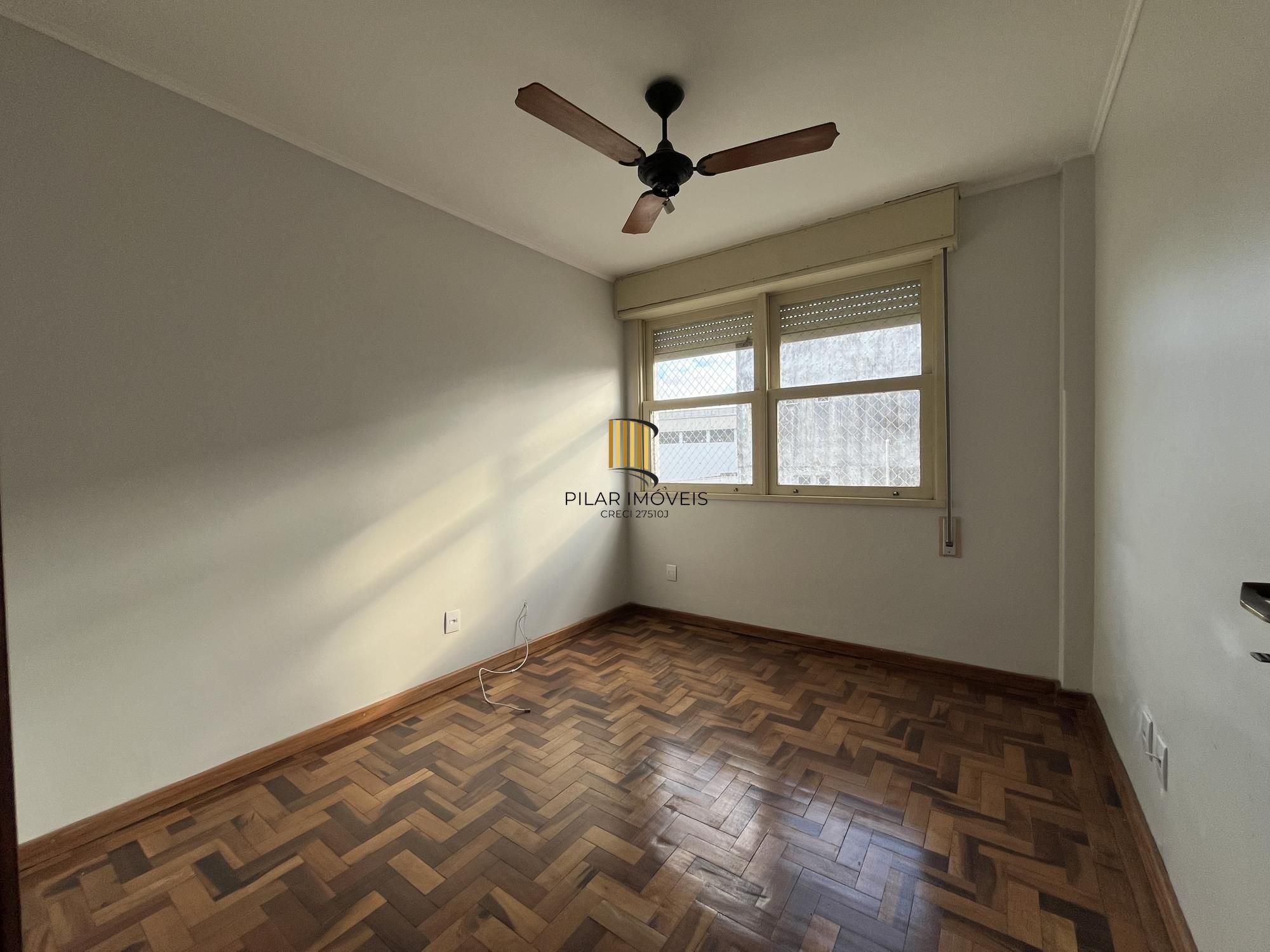 Apartamento de 2 quartos, opção 3º quarto ou gabinete e 1 vaga de garagem