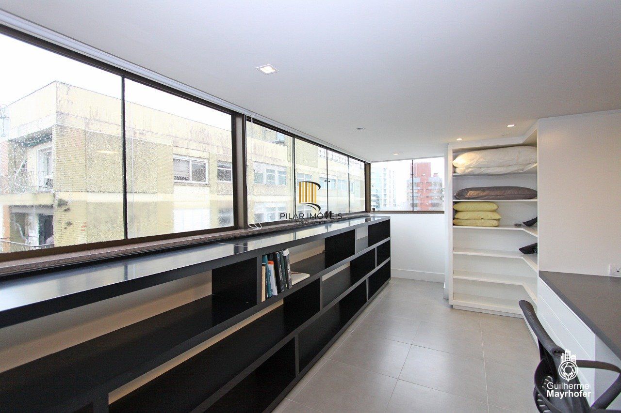 Cobertura para Venda - 327m², 3 dormitórios, sendo 3 suites, 5 vagas - Petrópolis
