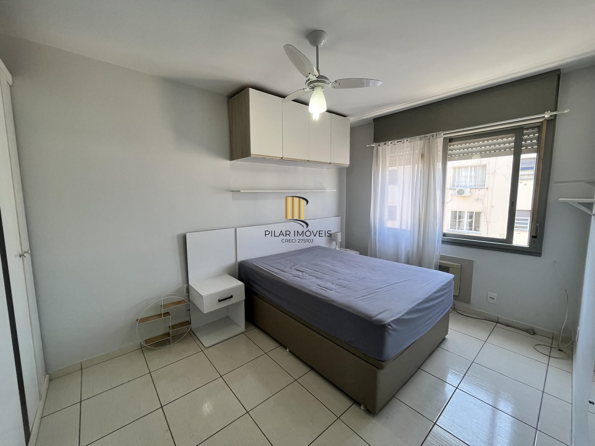 Apartamento de 2 quartos, suíte e 1 vaga de garagem no bairro Farroupilha em POA