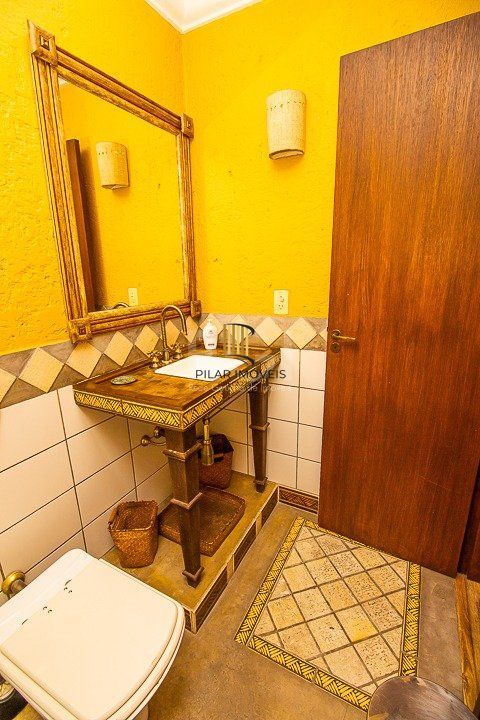 Cobertura para Venda - 116.36m², 2 dormitórios, sendo 1 suites, 1 vaga - Petrópolis