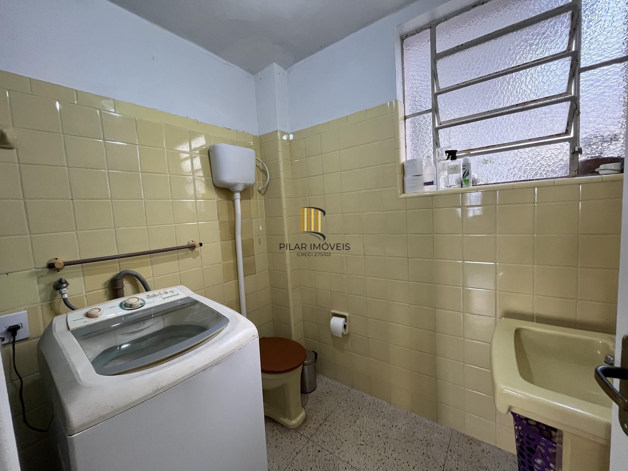Apartamento térreo de dois quartos no bairro Farroupilha