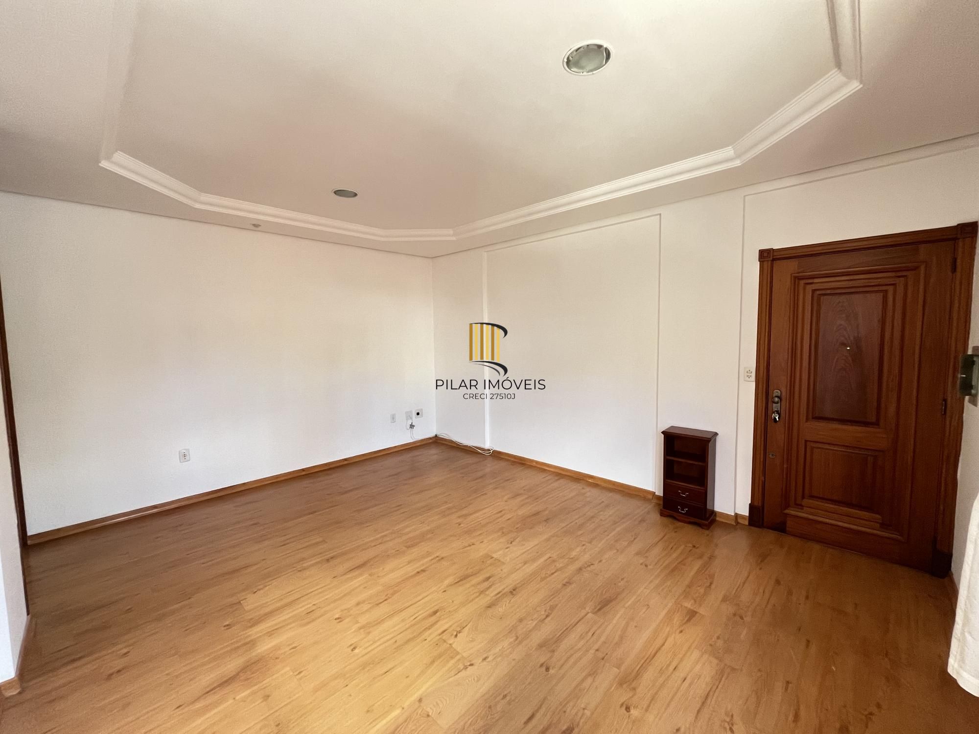 Apartamento de 2 quartos, suite e 1 vaga de garagem no bairro Menino Deus em POA