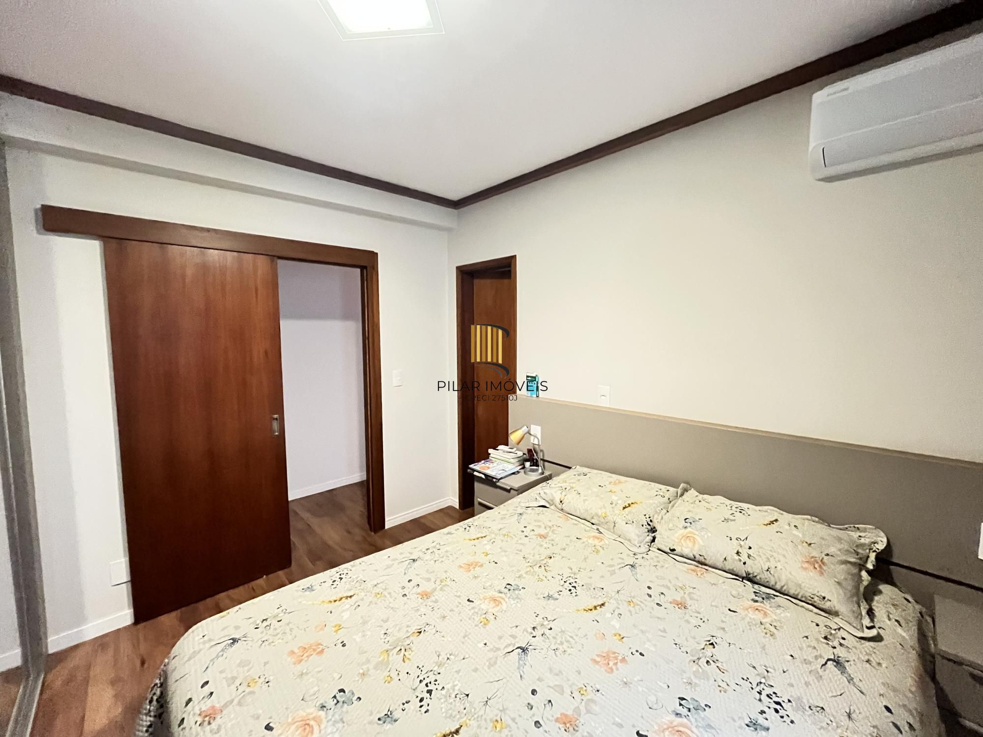 Apartamento de 3 quartos, 2 suítes, 1 americana e 2 vagas no bairro Farroupilha