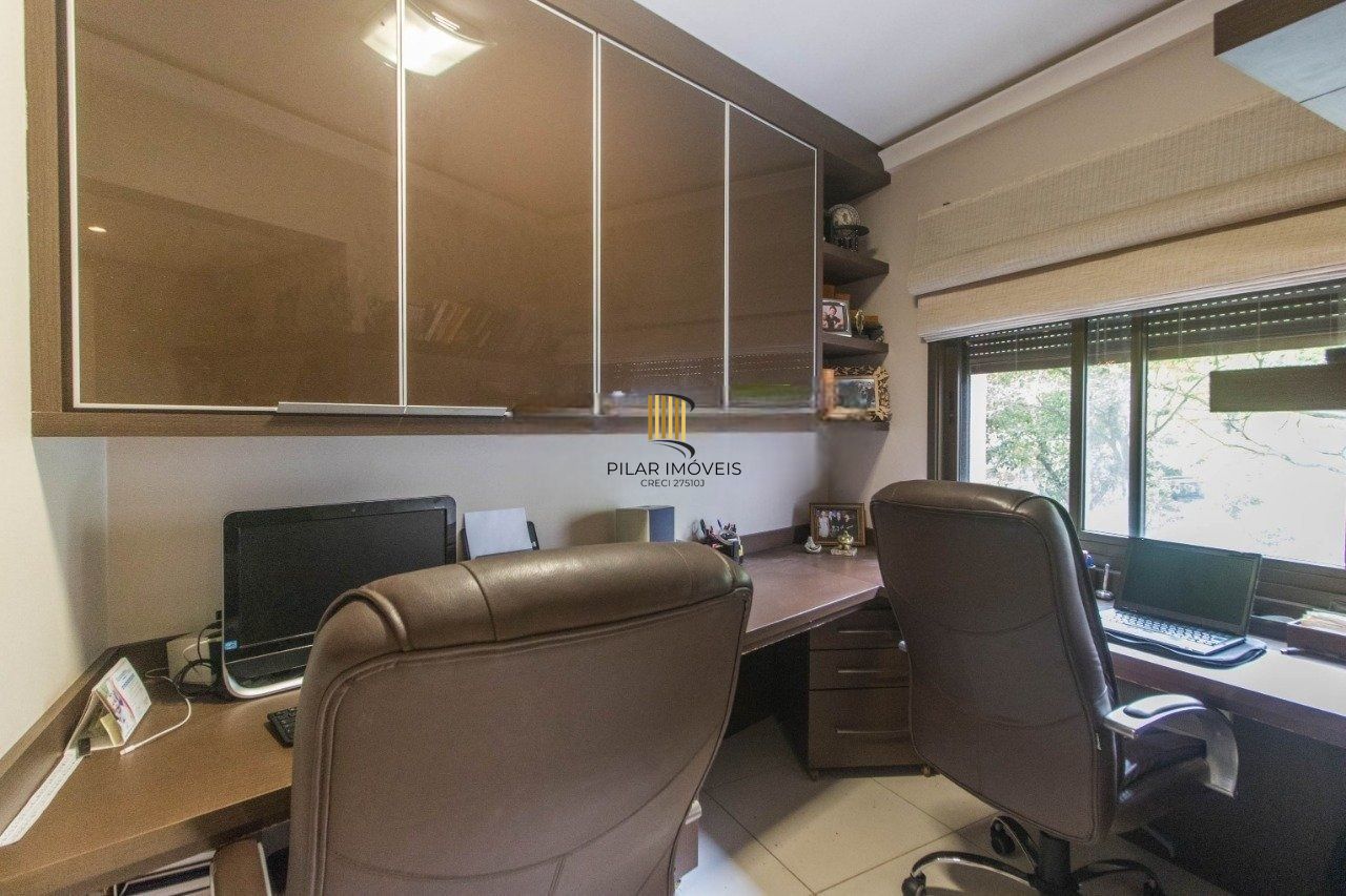 Apartamento com 3 suítes e 3 vagas de garagem no bairro Rio Branco em POA/RS