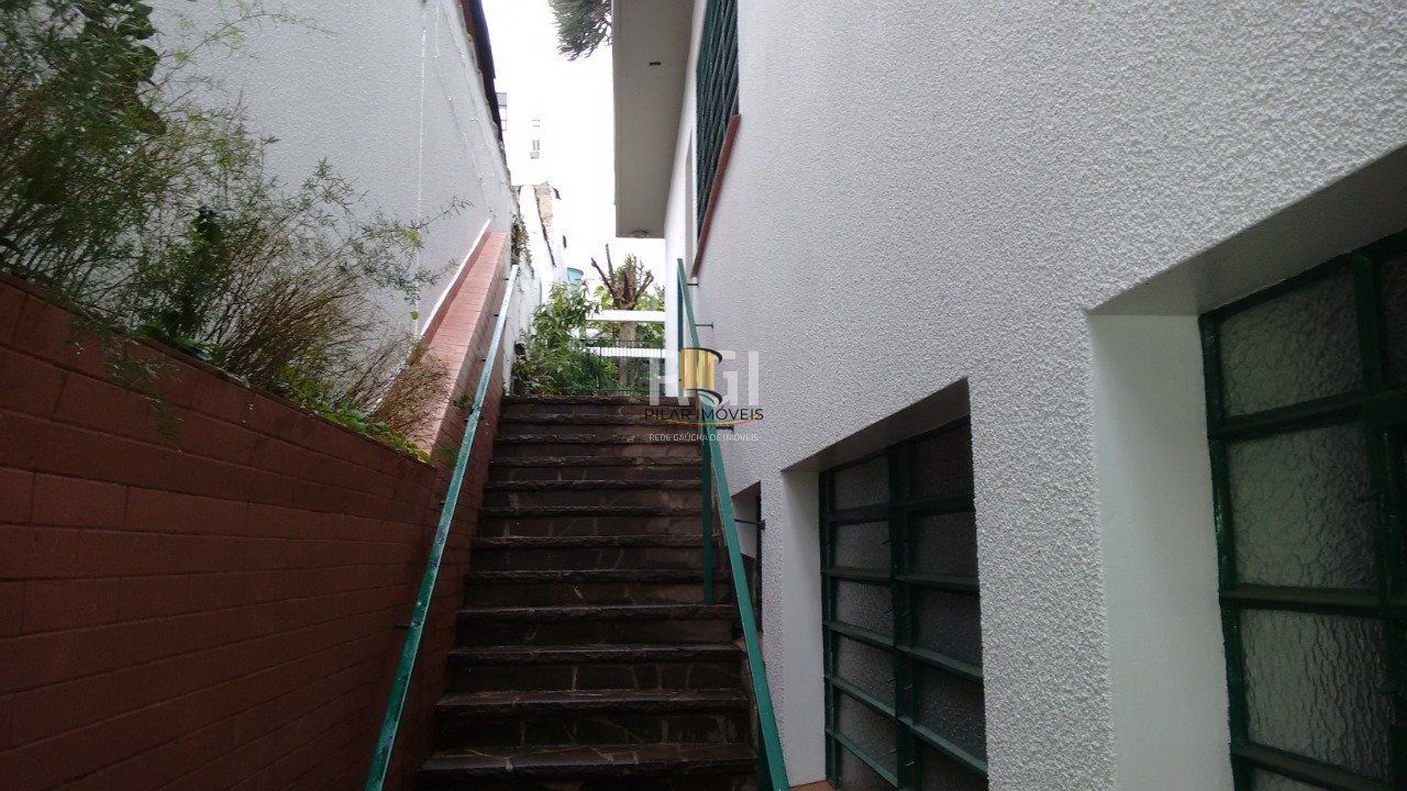 Casa para Venda - 363m², 3 dormitórios, sendo 1 suites, 2 vagas - São João