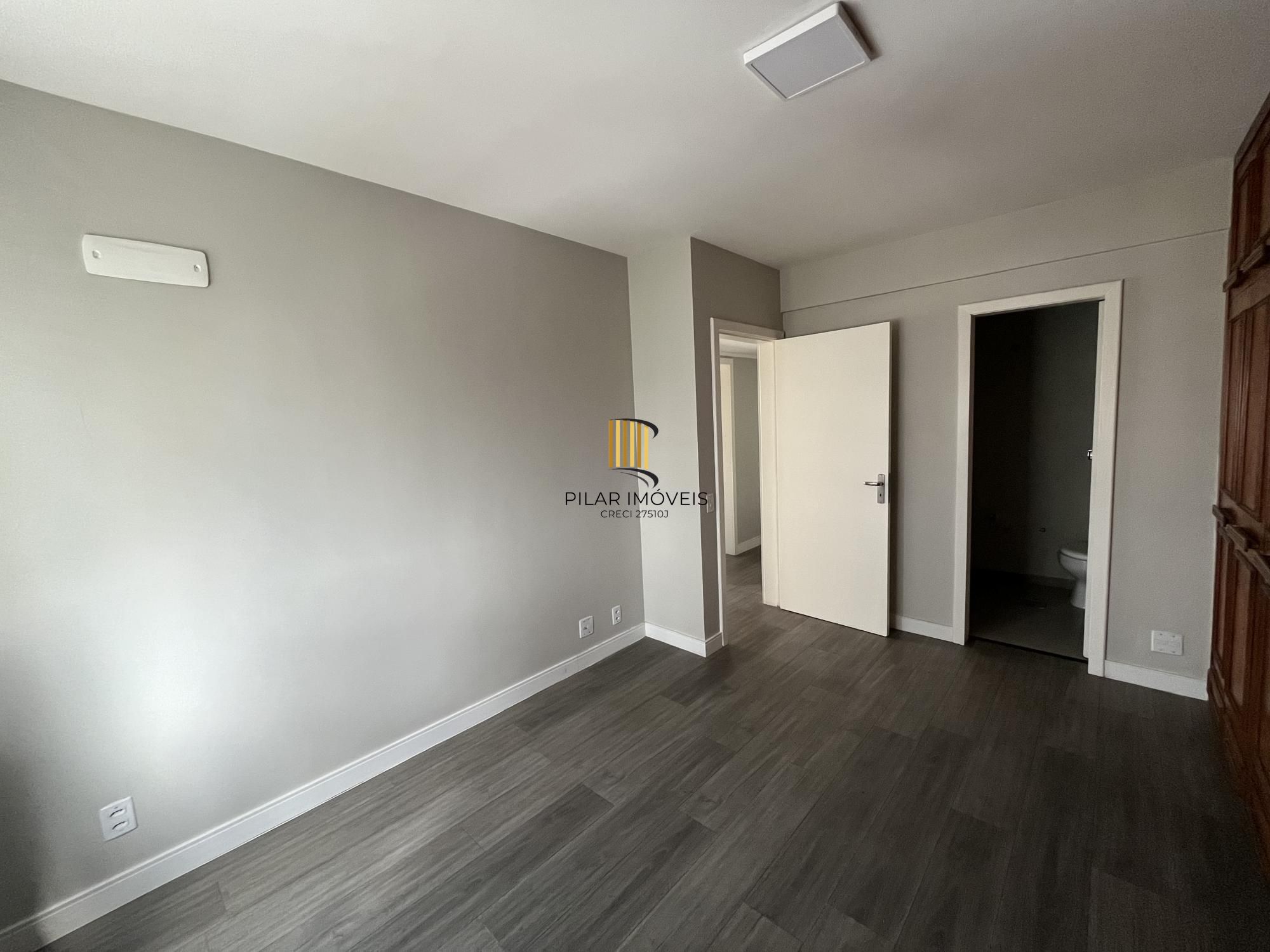 Apartamento de 3 quartos, suíte e 1 vaga de garagem no bairro Menino Deus em POA