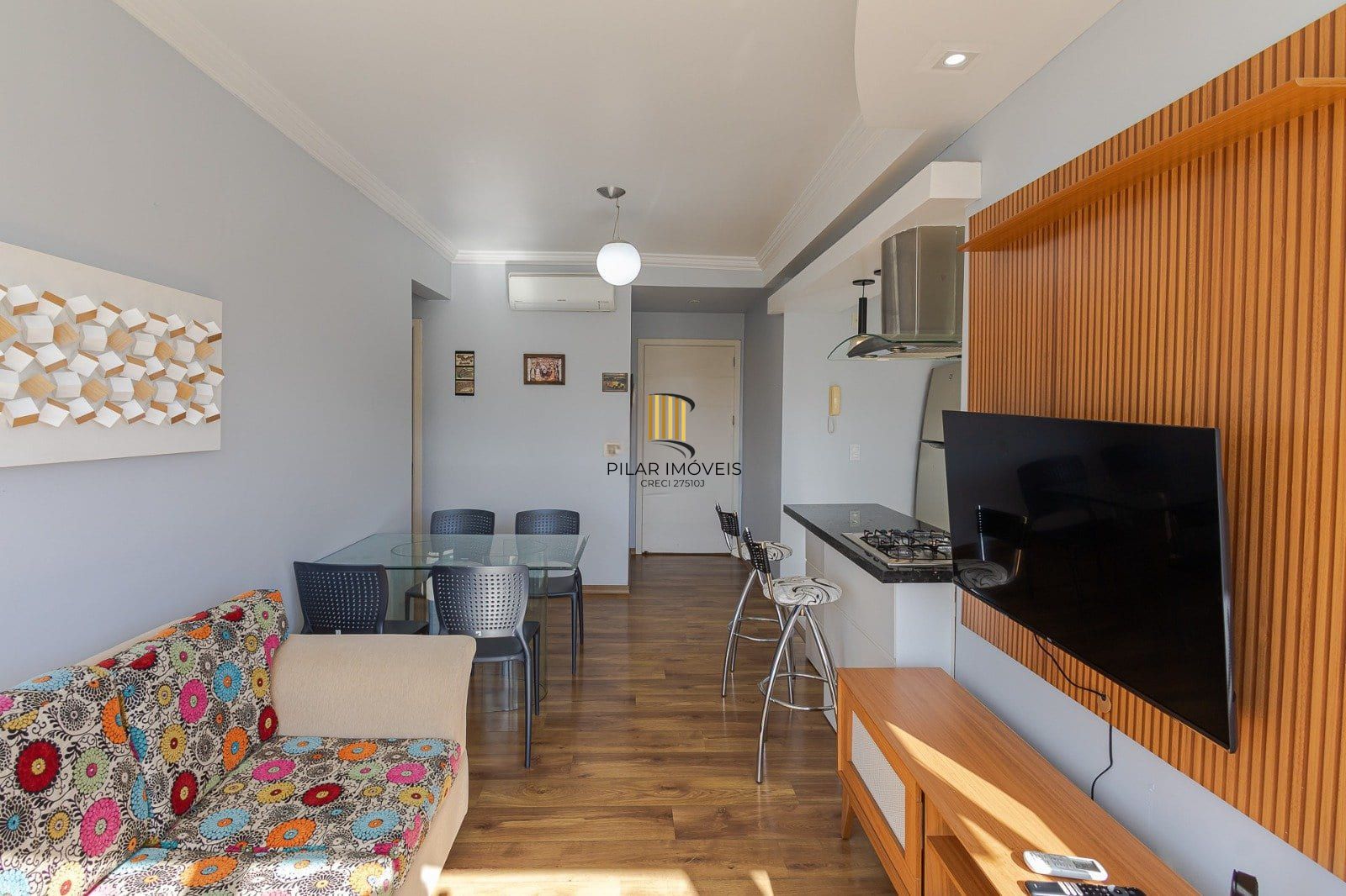 Apartamento de 2 quartos, suíte e 1 vaga garagem bairro Azenha em Porto Alegre