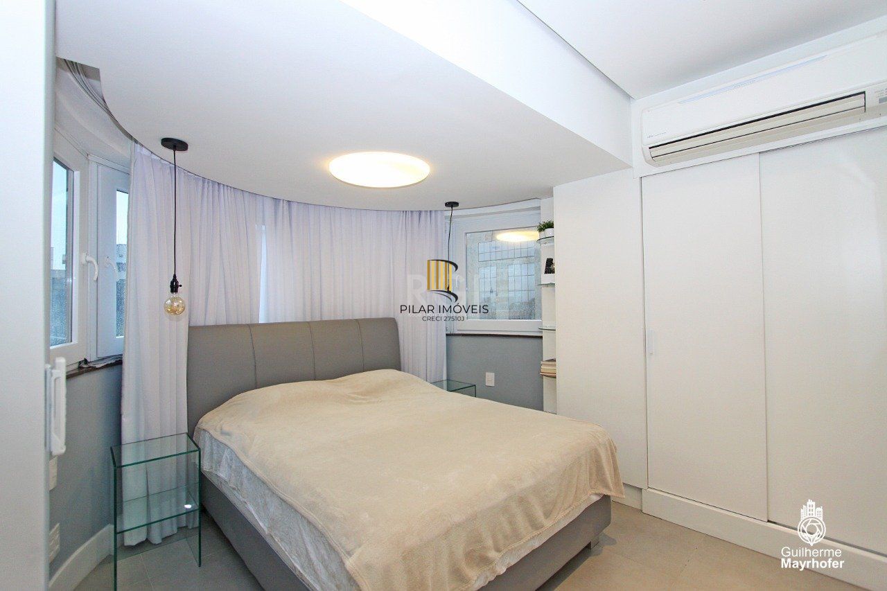 Cobertura para Venda - 327m², 3 dormitórios, sendo 3 suites, 5 vagas - Petrópolis