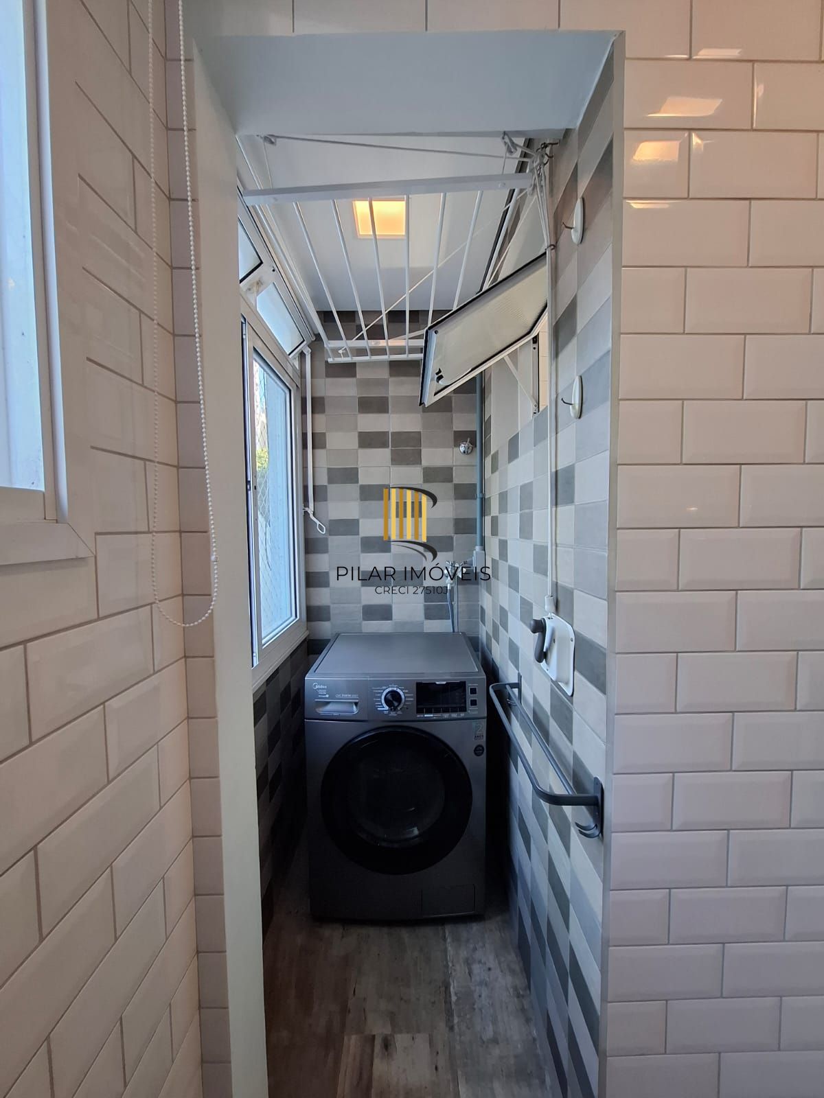 Apartamento de um quarto com garagem no bairro Partenon