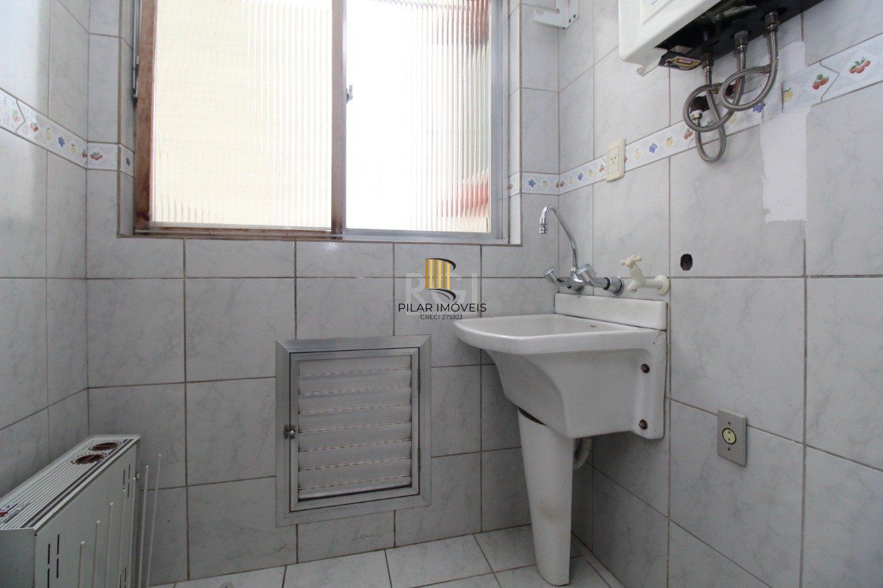 Apartamento para Venda - 61.8m², 2 dormitórios, sendo 1 suites, Cidade Baixa