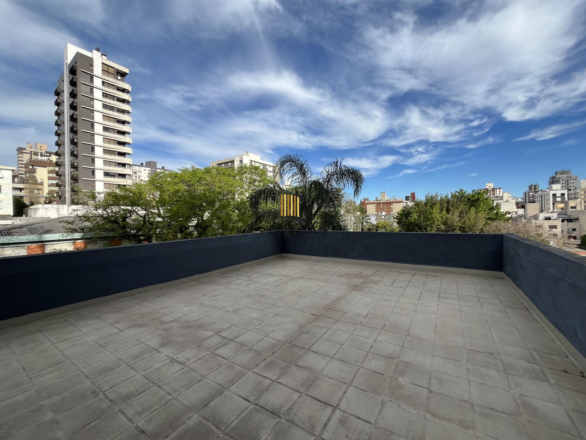 Apartamento de 3 quartos, suíte e 1 vaga de garagem no bairro Petrópolis em POA
