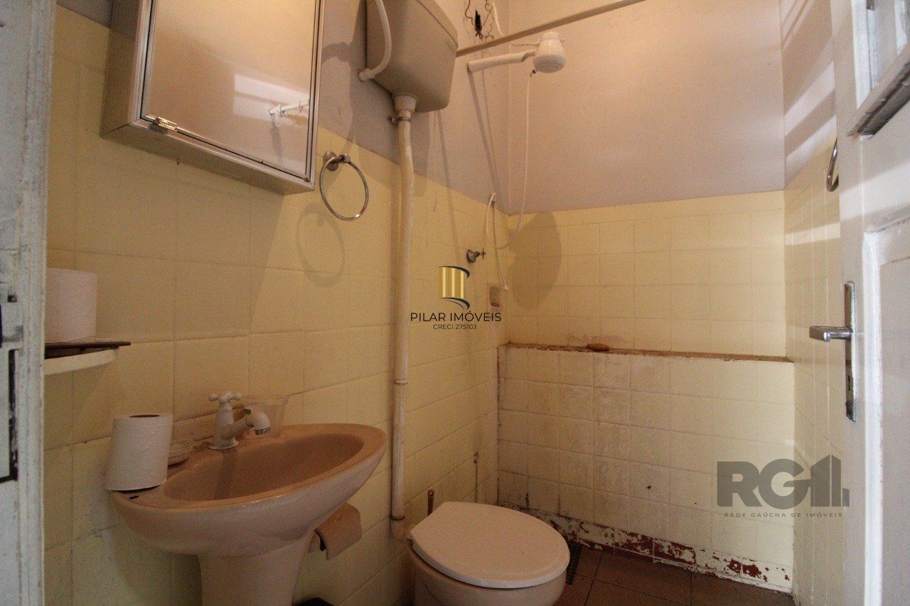 Casa à venda 4 quartos (dormitórios), suíte, 3 vagas - Partenon, Porto Alegre
