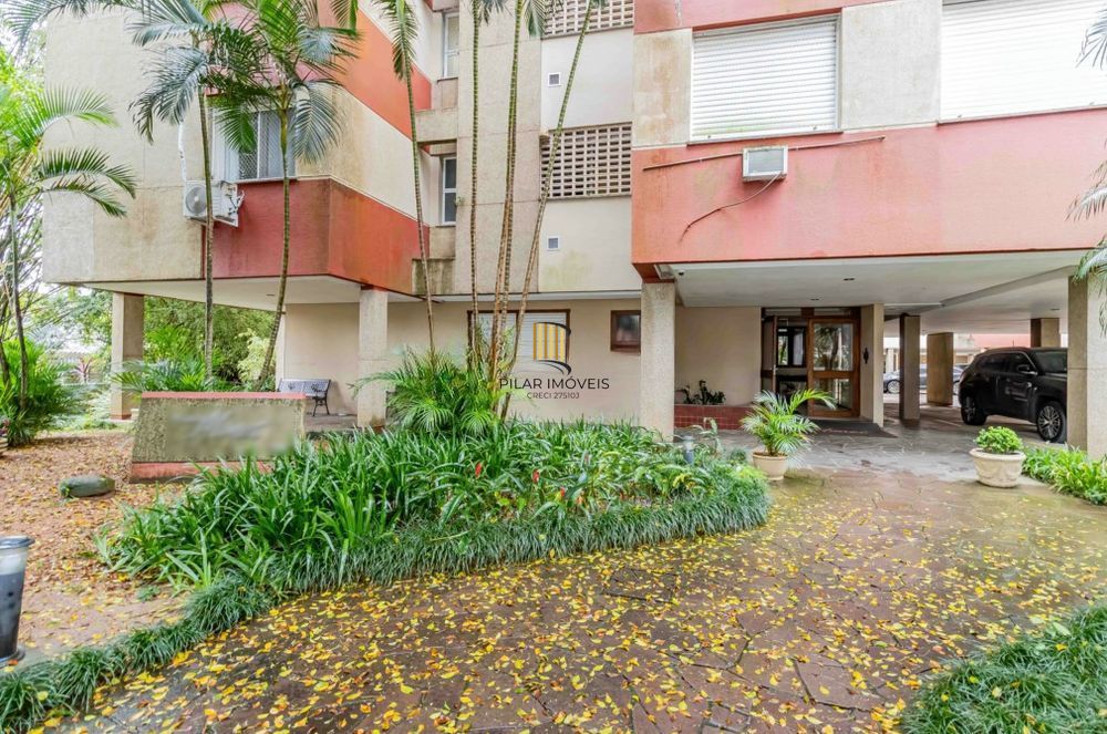 Apartamento de 2 quartos em prédio com elevador, churrasqueira e garagem