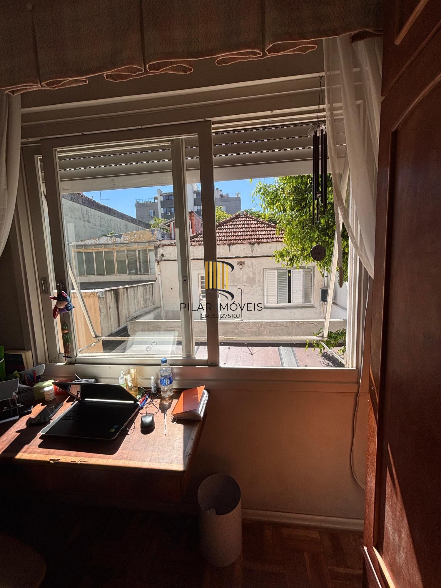 Apartamento de 2 quartos e 1 vaga de garagem bairro Santa Cecília Porto Alegre