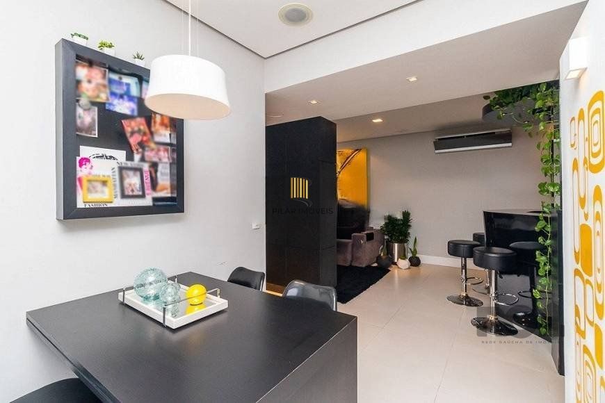 Apartamento à venda localizado na Rua Jari, no bairro Passo D'areia em Porto Alegre
