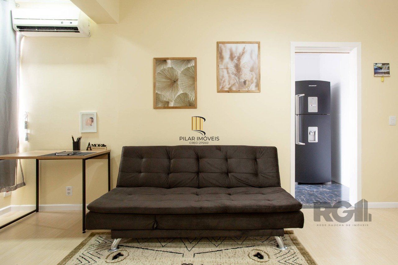 Apartamento de dois quartos no bairro Farroupilha em Porto Alegre.