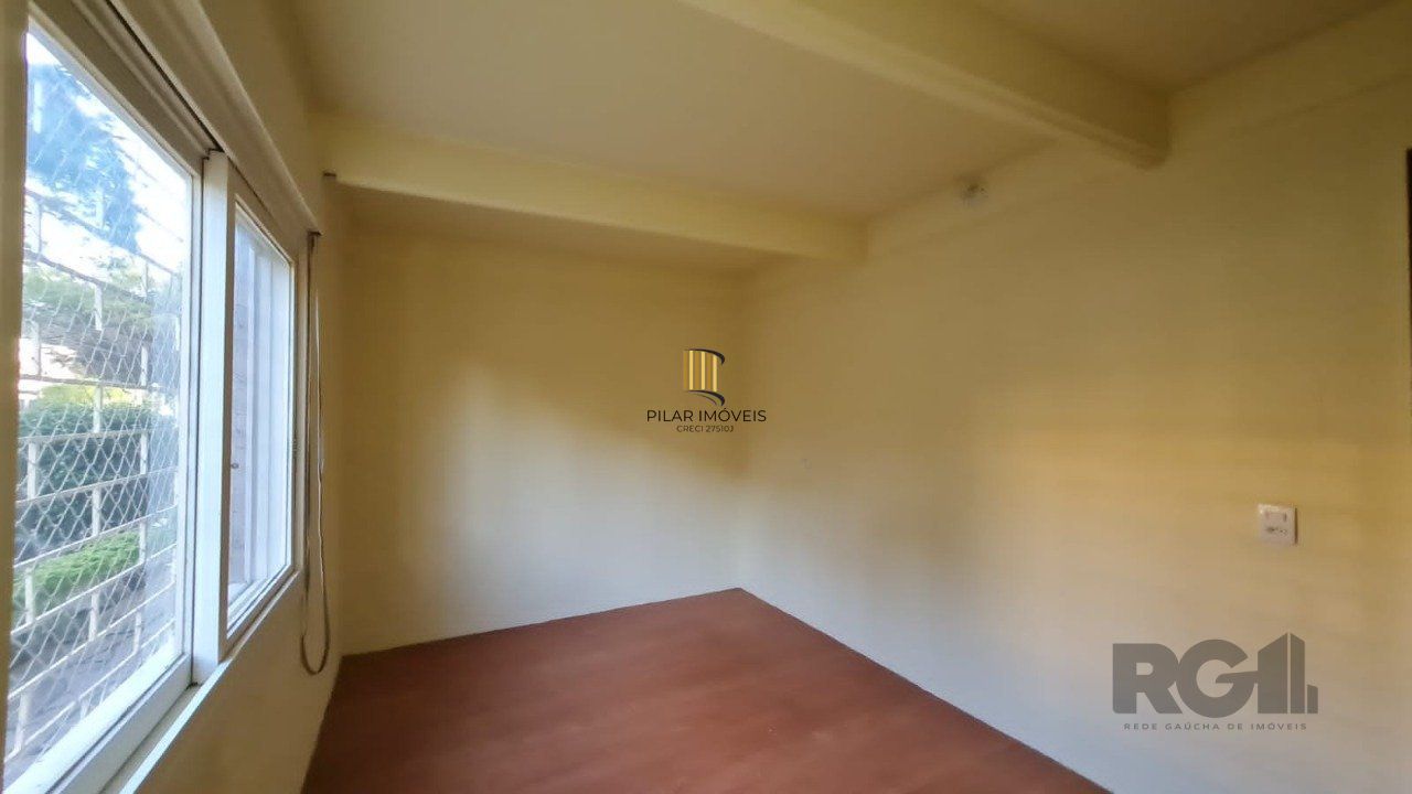 Apartamento com 2 dormitórios, muito bem localizado, próximo a todos os recursos, frente ao Instituto de Cardiologia.