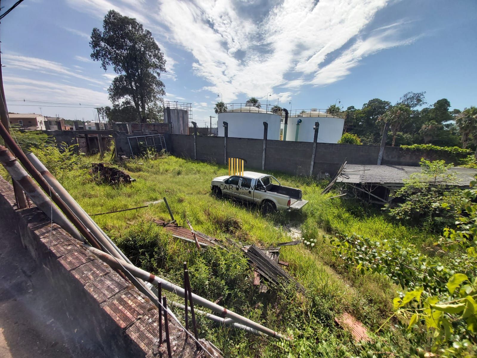 Terreno comercial no bairro Lomba do Pinheiro