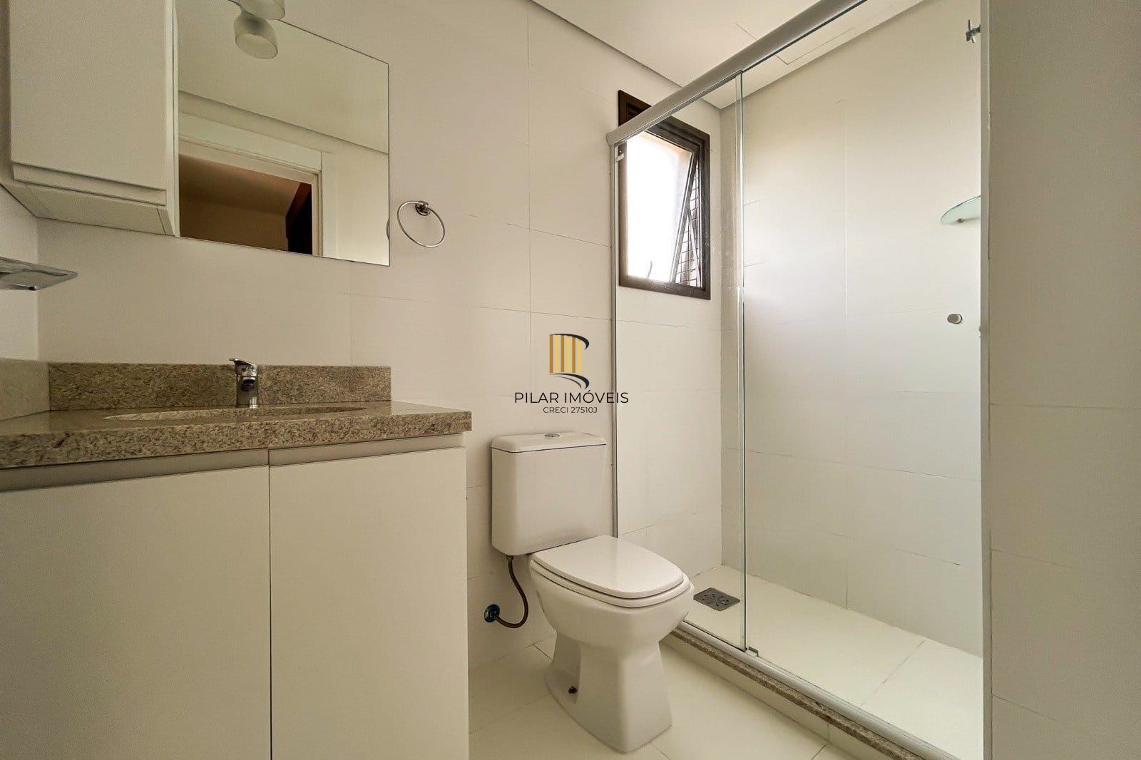 Apartamento no bairro Ipanema, 3 dormitórios - 1 suíte - 2 vagas