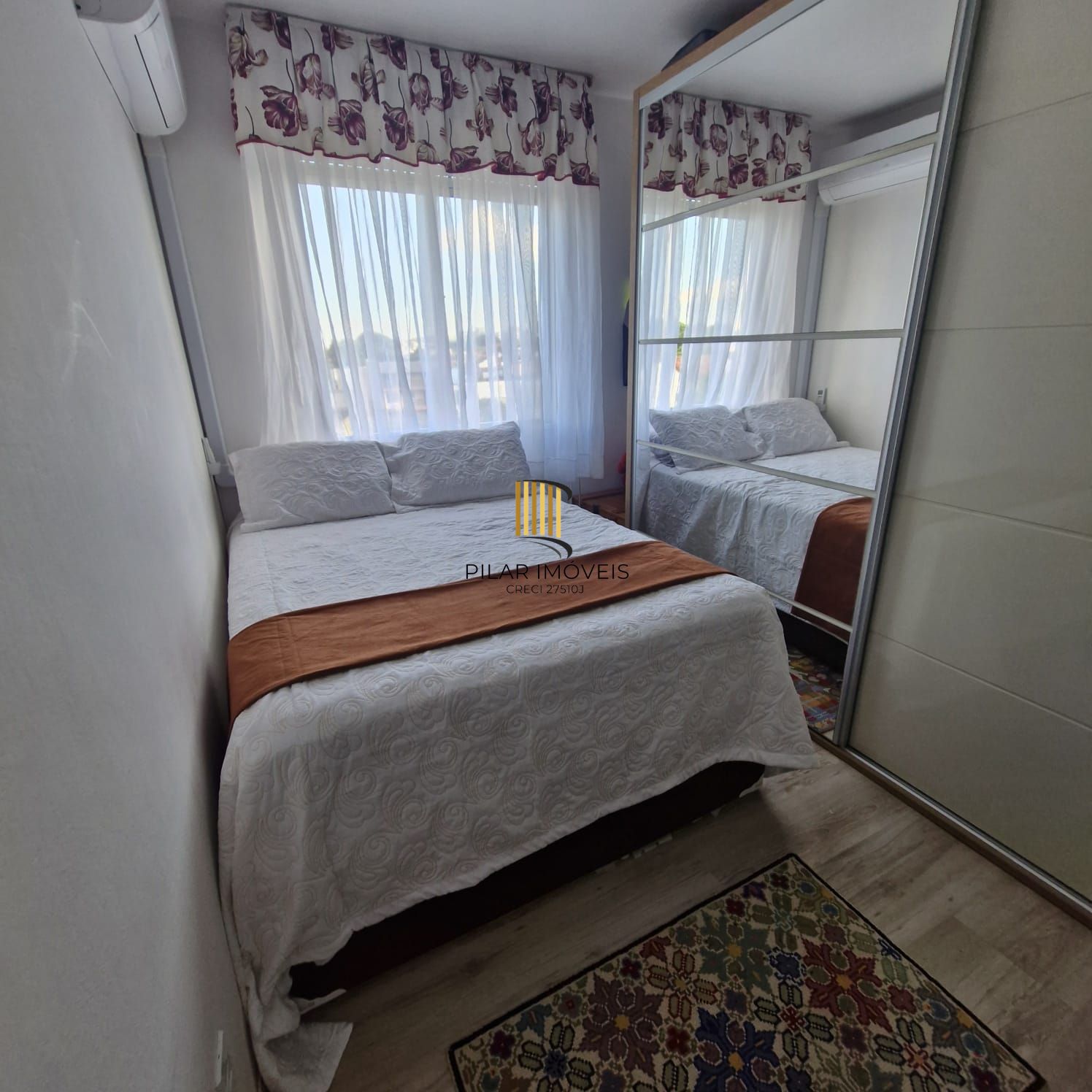 Apartamento de 2 dormitórios semi mobiliado no Bairro Camaquã