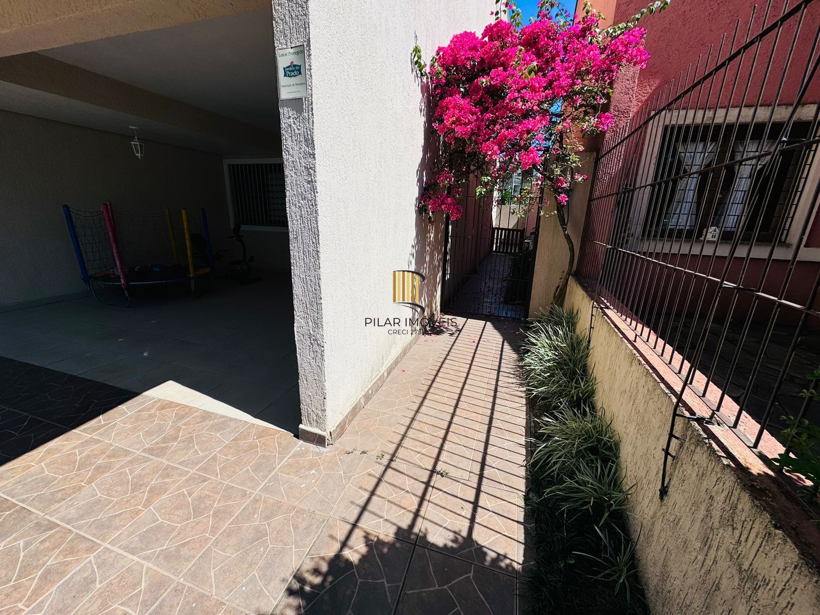 Casa no bairro Hípica - 3 dormitórios