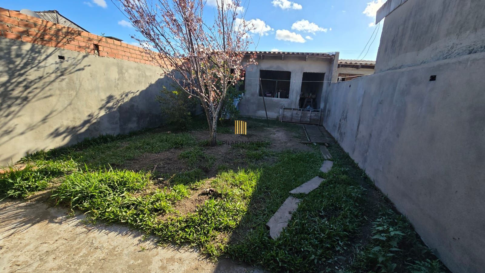 Casa no bairro Hípica - 2 dormitórios