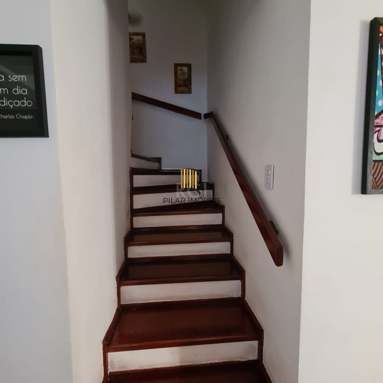 Casa no bairro Hípica - 4 dormitórios