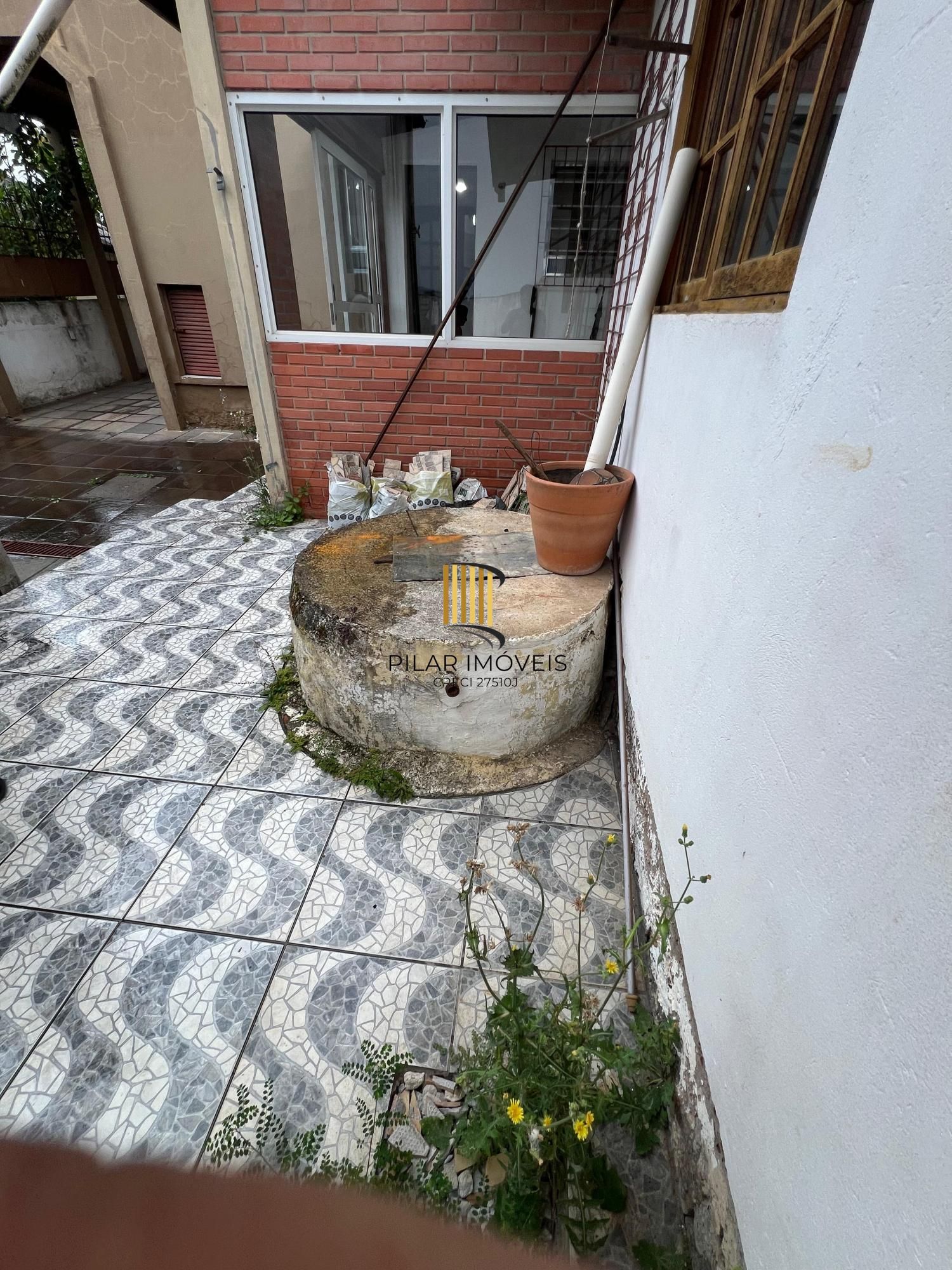 Casa Residencial Semimobiliada com 2 Suítes e Piscina em Viamão, RS