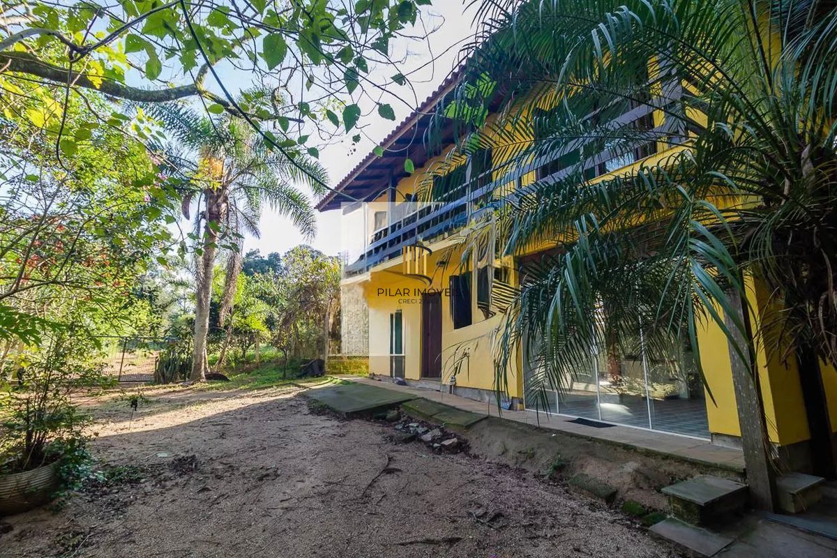 Ótimo sitio com 2 dormitórios  no Bairro Hípica com  área frutífera