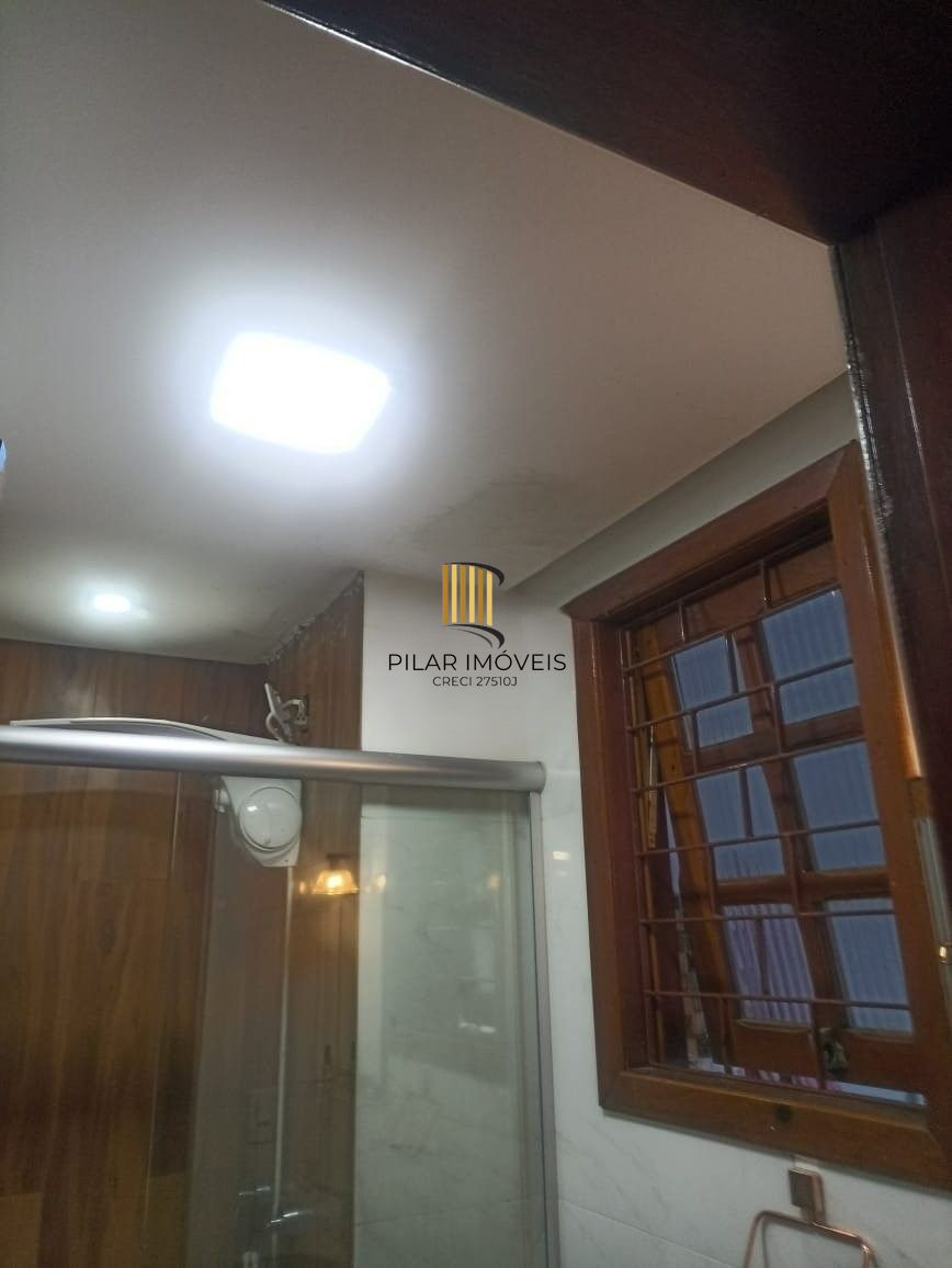 Casa no bairro Camaquã - 3 dormitórios