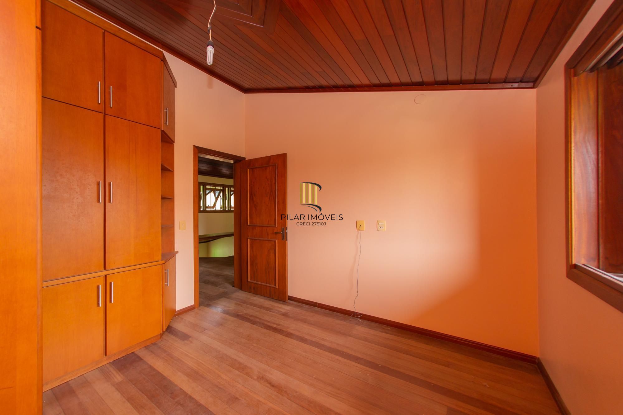 Casa com 3 quartos e 185m² à venda em Vila Nova