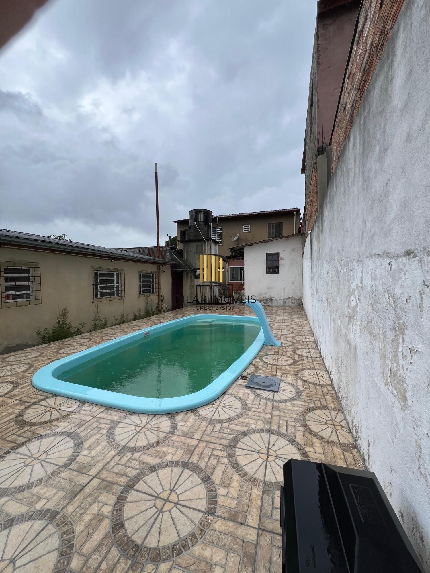 Casa Residencial Semimobiliada com 2 Suítes e Piscina em Viamão, RS