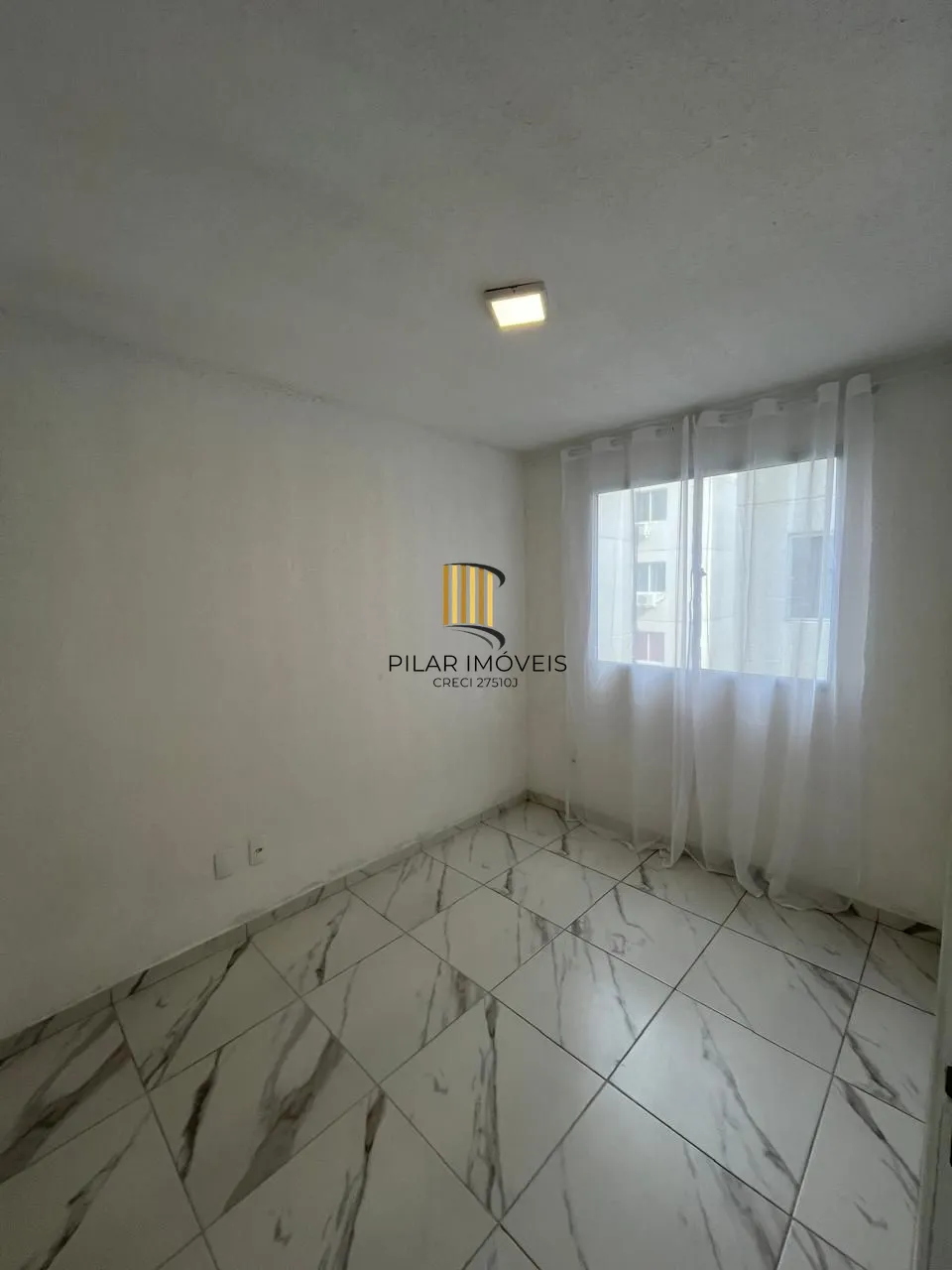 Apartamento no bairro Restinga - 2 DORMITÓRIOS