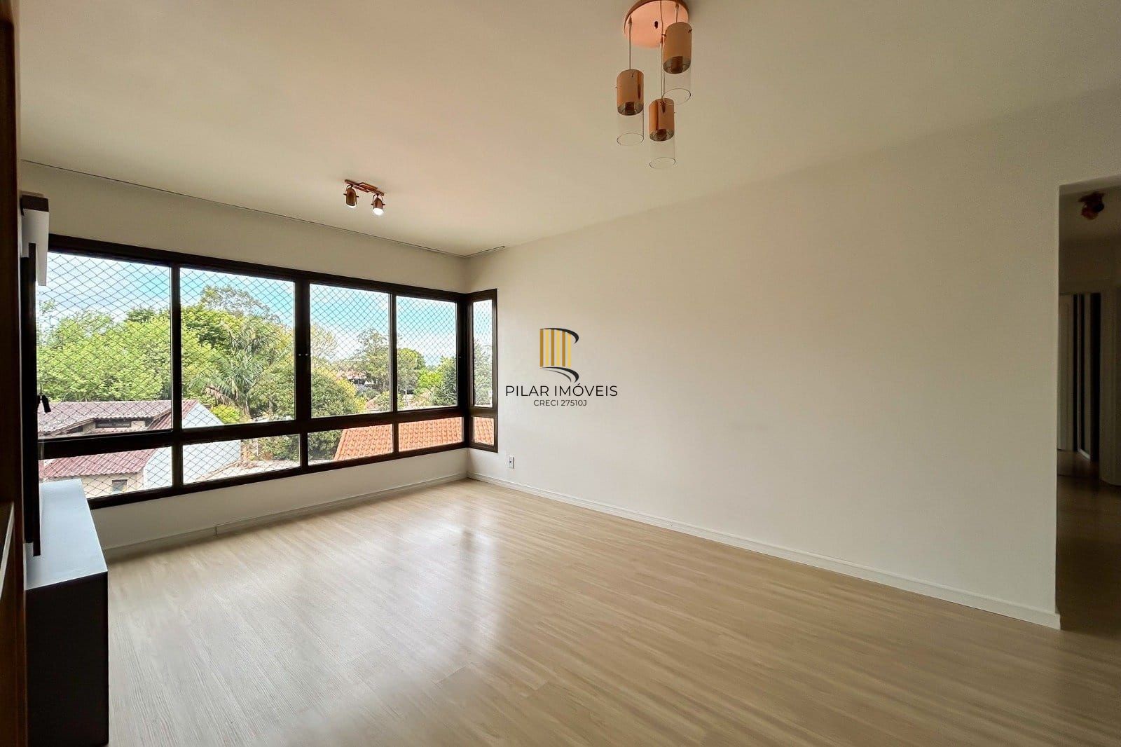 Apartamento no bairro Ipanema, 3 dormitórios - 1 suíte - 2 vagas