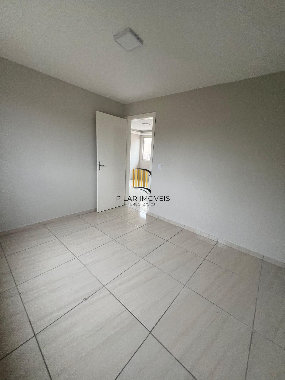 Apartamento no bairro Restinga - 2 dormitórios - Condomínio Villa Liane