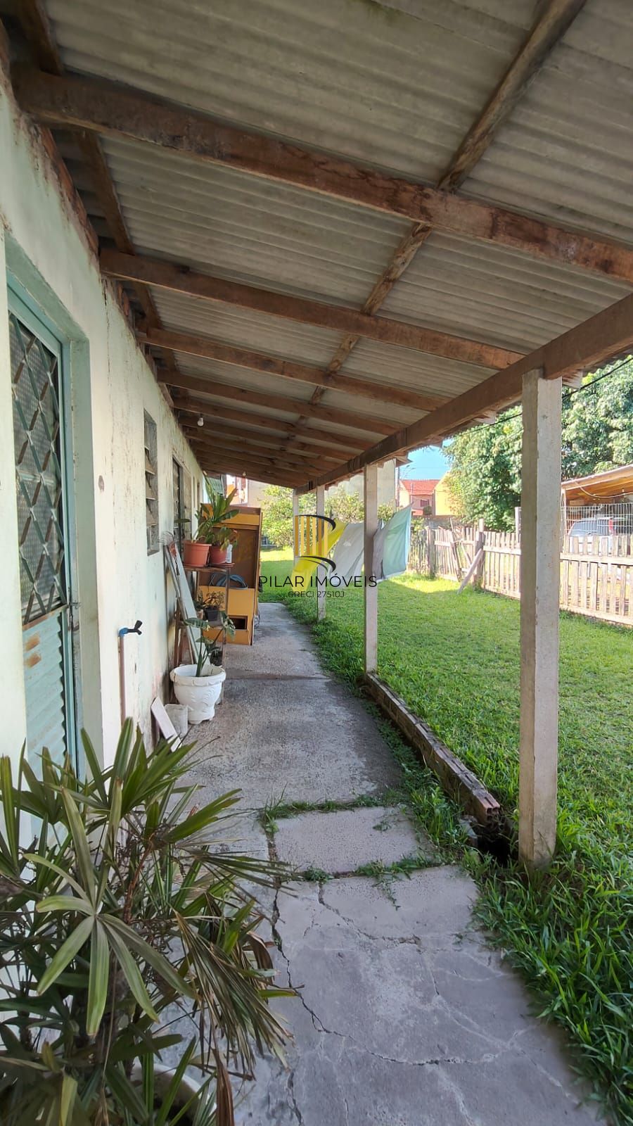 Casa com Terreno Grande com ótima Localização