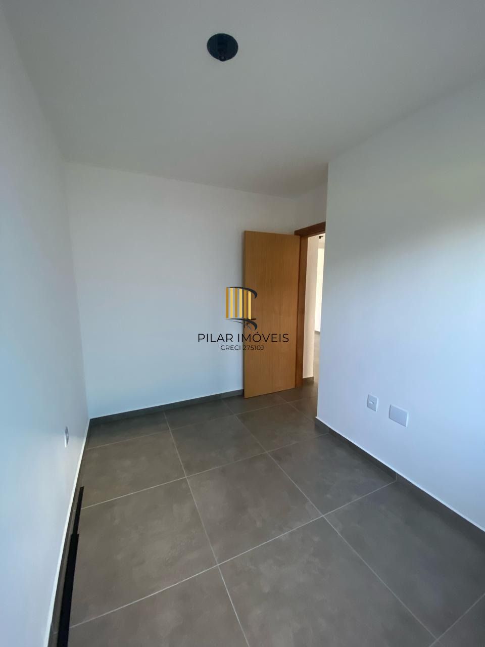 Casa térrea de 3 dormitórios sendo um suíte