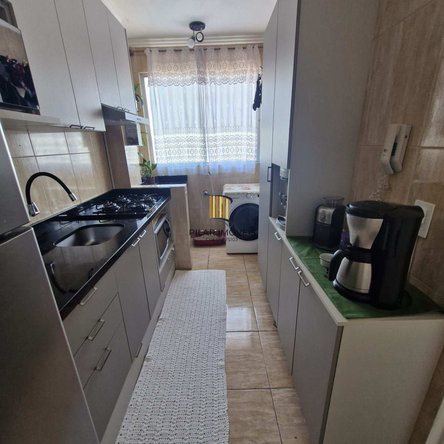 Apartamento de 2 dormitórios semi mobiliado no Bairro Camaquã
