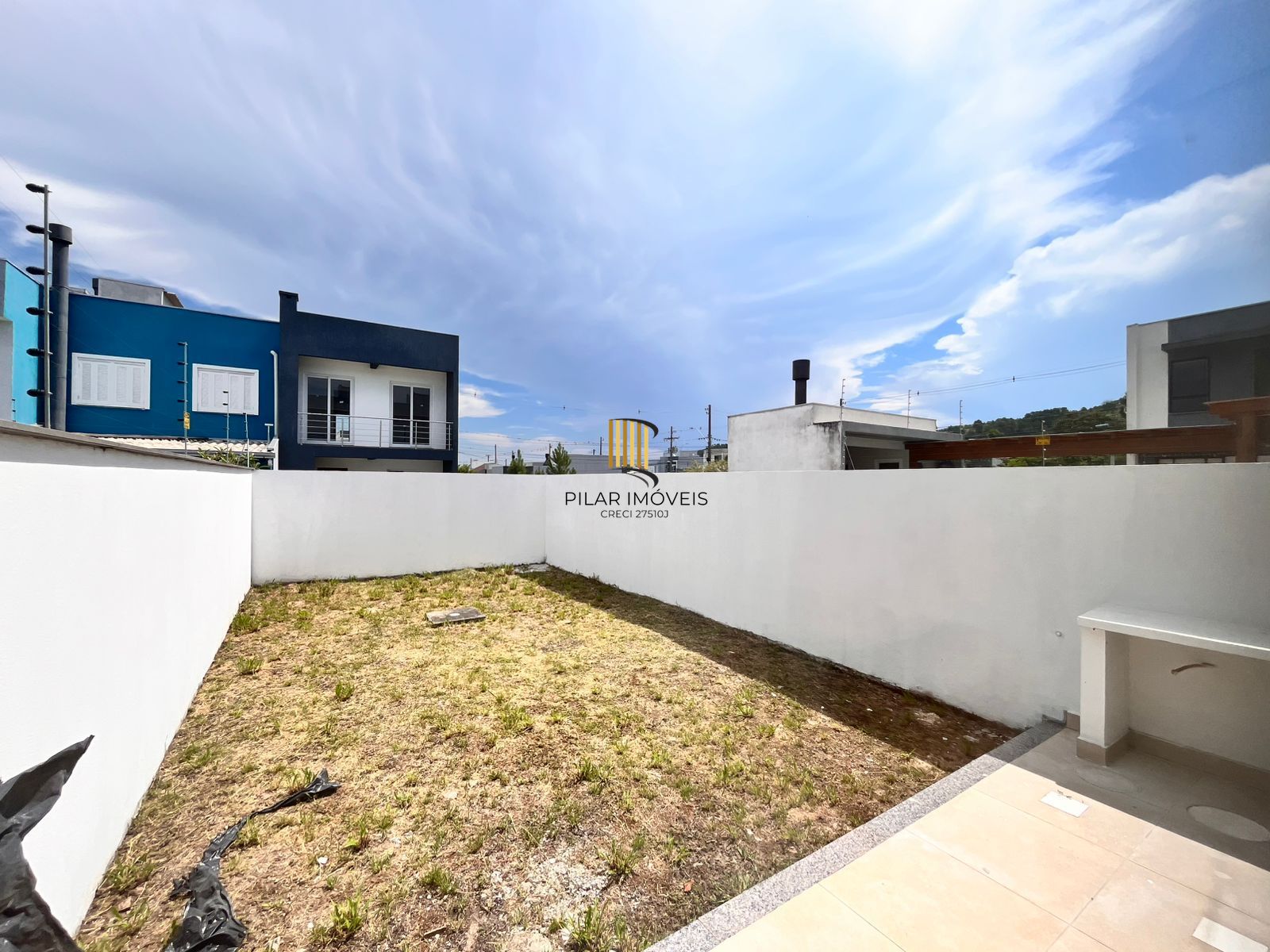 Casa no Bairro Aberta dos Morros - 3 Dormitórios Sendo 2 Suítes