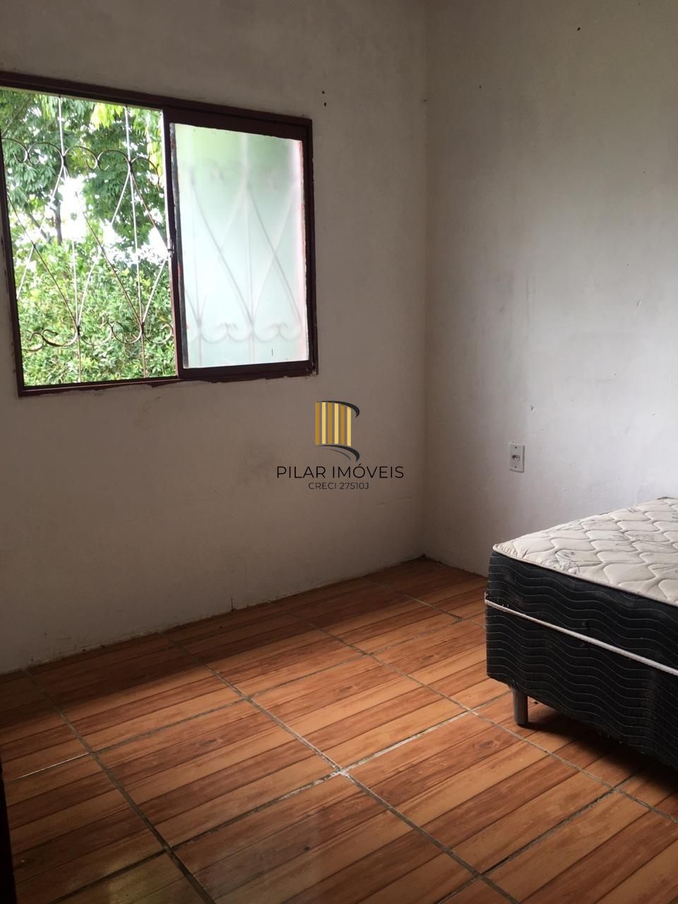 Casa no bairro Ipanema - 2 dormitórios