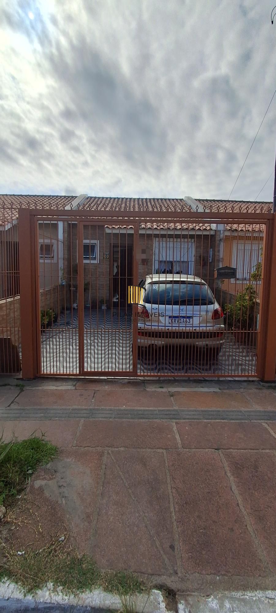 Casa no Bairro Restinga - 2 dormitórios