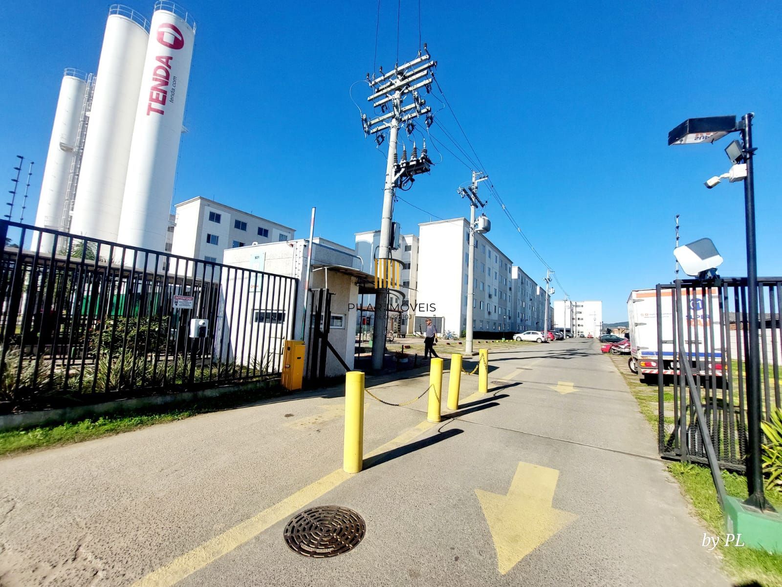 Apartamento no bairro Restinga - 2 dormitórios, com 1 de garagem