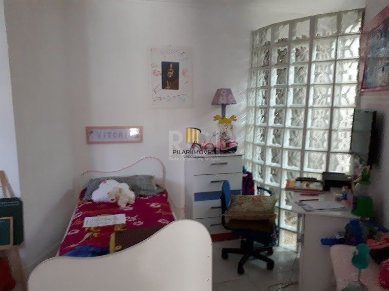 Casa com 4 dormitórios no bairro Vila Nova
