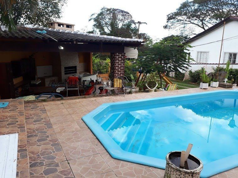 Casa com 4 dormitórios no bairro Vila Nova