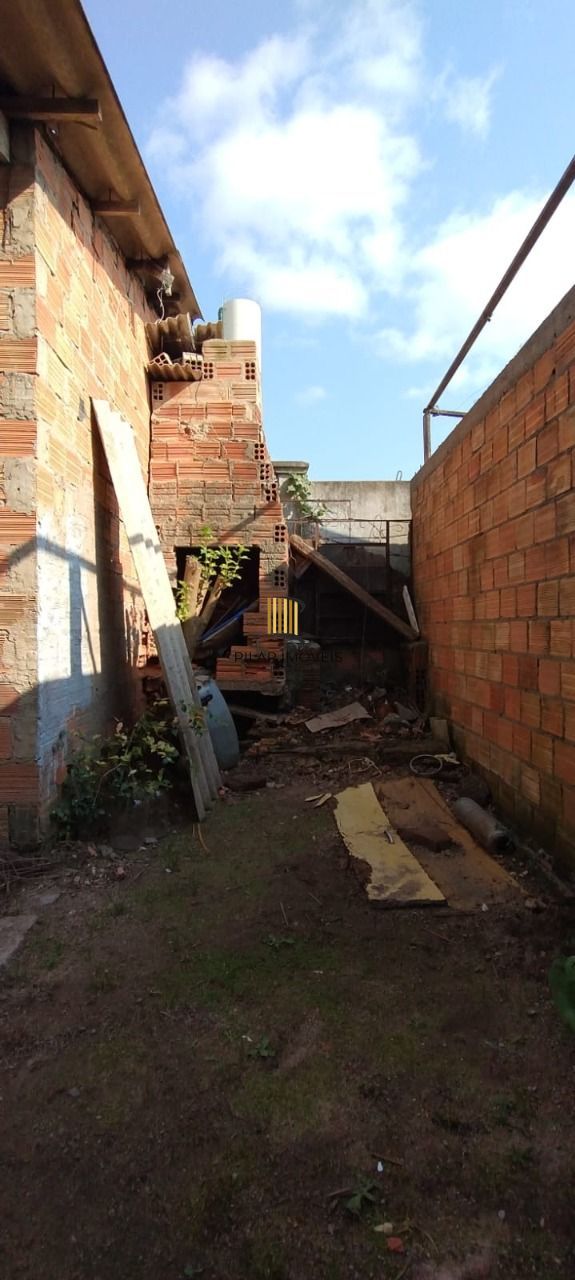 Casa no bairro Restinga - 5 dormitórios