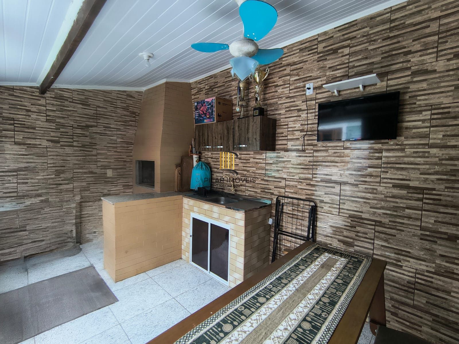 Casa semi mobiliada de 3 dormitorios no bairro Hipica