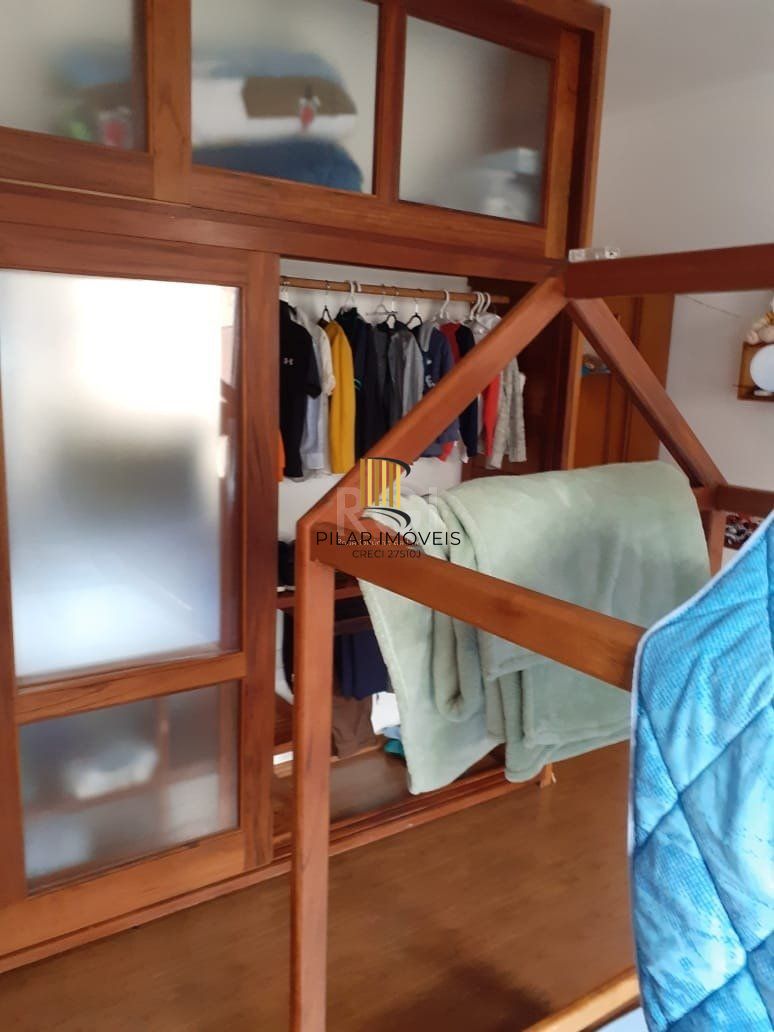Casa 4 dormitórios no bairro Hípica