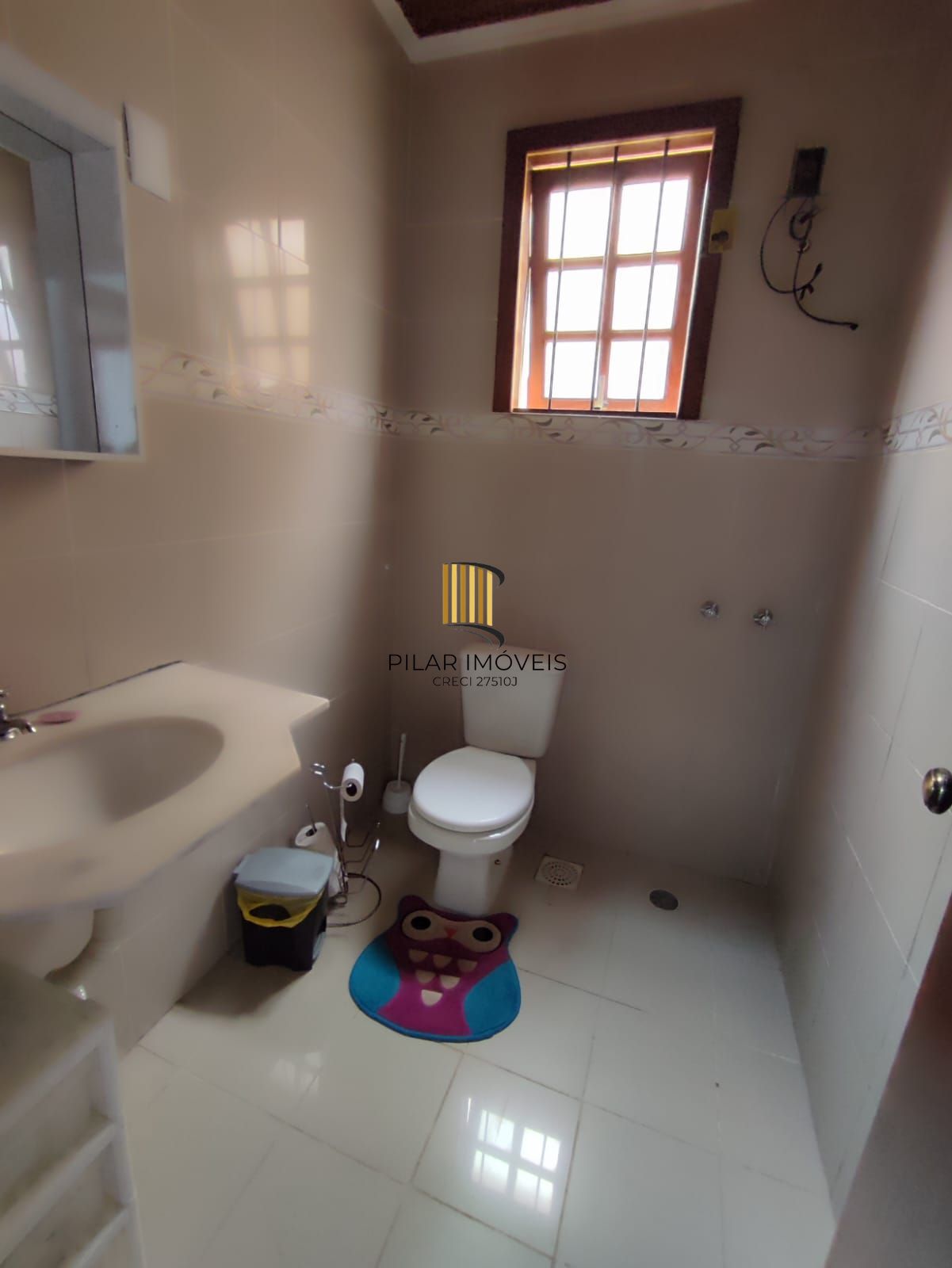 CASA NO BAIRRO IPANEMA  3 DORMITÓRIOS